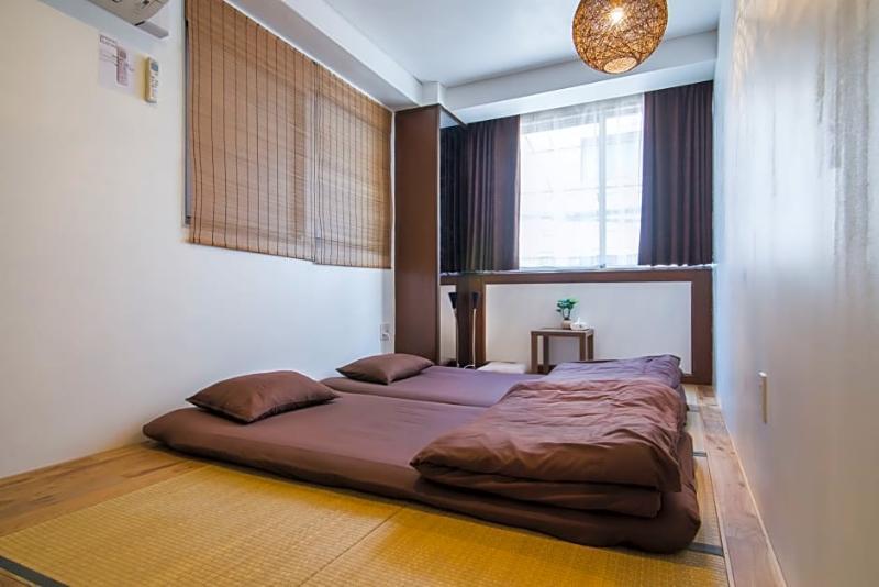 Beehive Hostel Осака Екстериор снимка