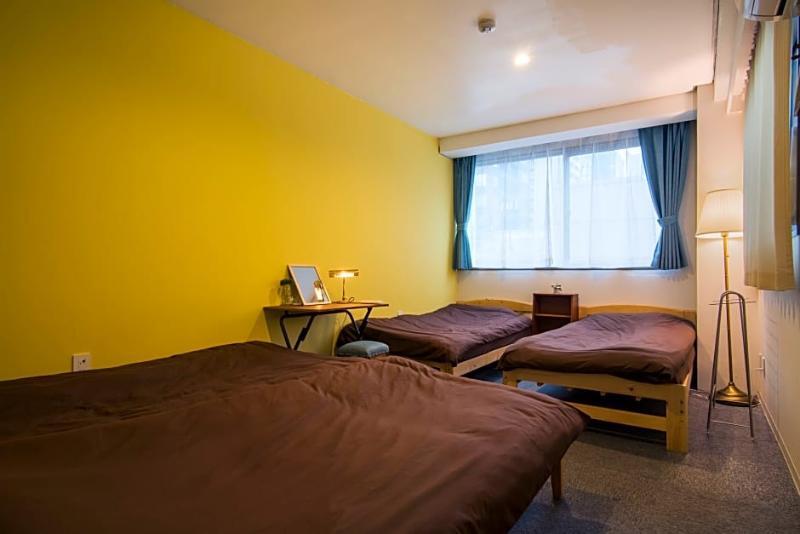 Beehive Hostel Осака Екстериор снимка