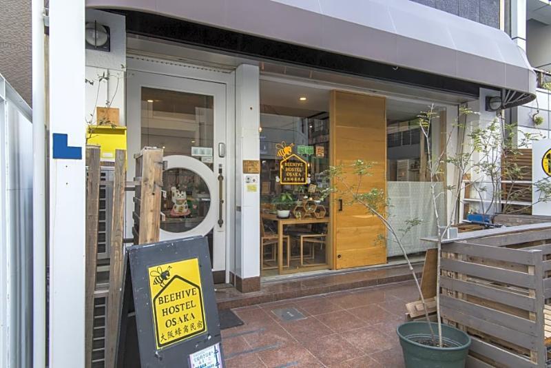 Beehive Hostel Осака Екстериор снимка