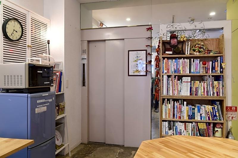 Beehive Hostel Осака Екстериор снимка